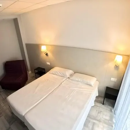 호텔 Hotel Bed And Breakfast Benidorm 2*
