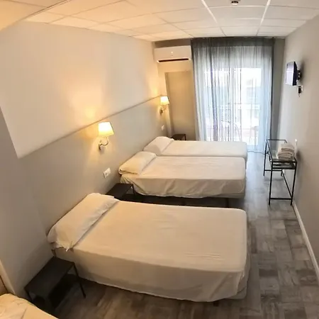 Hotel Bed And Breakfast Benidorm 호텔 2*