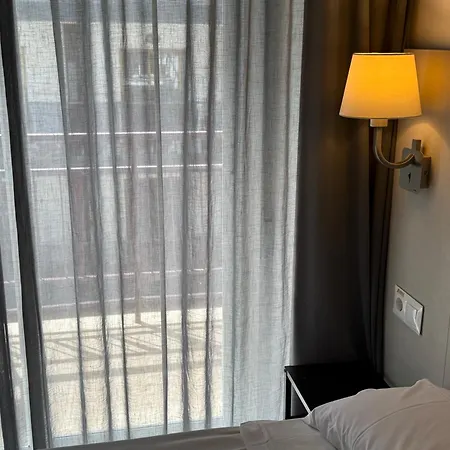 Hotel Bed And Breakfast Benidorm 호텔 2*