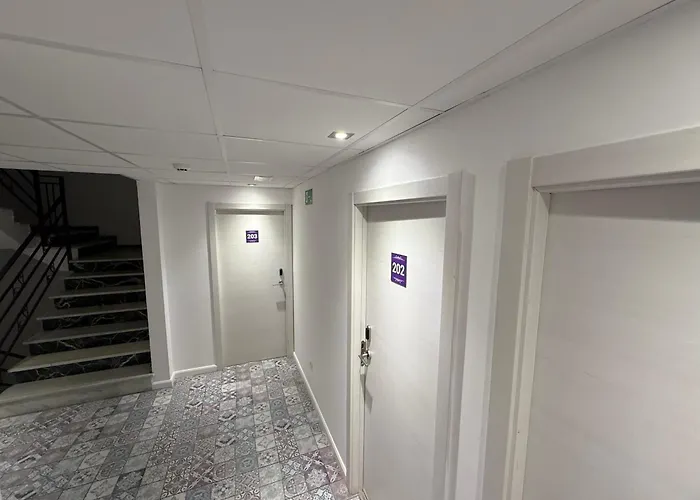 Hotel Bed And Breakfast Benidorm 2* 貝尼多姆