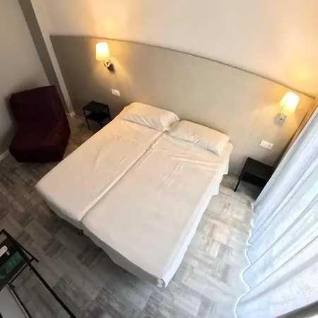 Hotel Bed And Breakfast Benidorm 2*